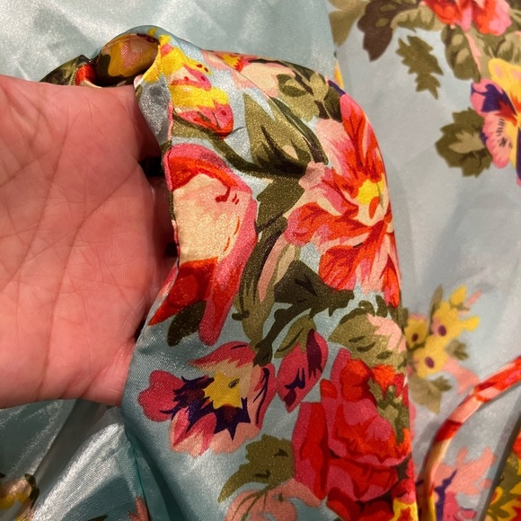 Beautiful Floral Ms. Lovey Kimono Tie Waist Robe With Pockets Size XS/S - Picture 10 of 10